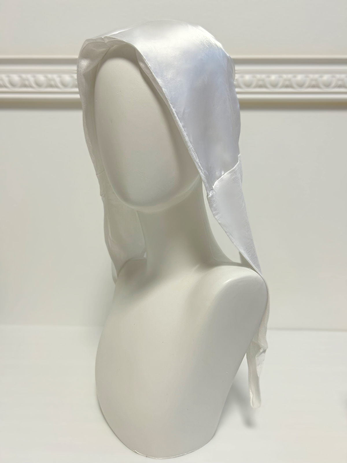 BONNET SOUS HIJAB EN SATIN BLANC