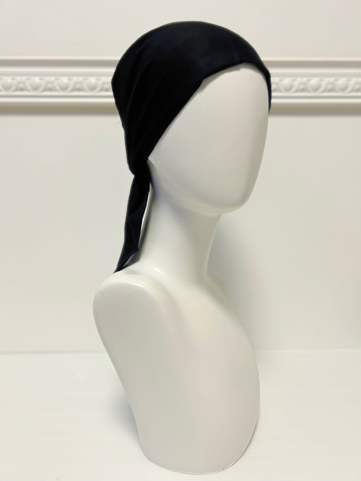 BONNET SOUS HIJAB EN SATIN NOIR NOIR