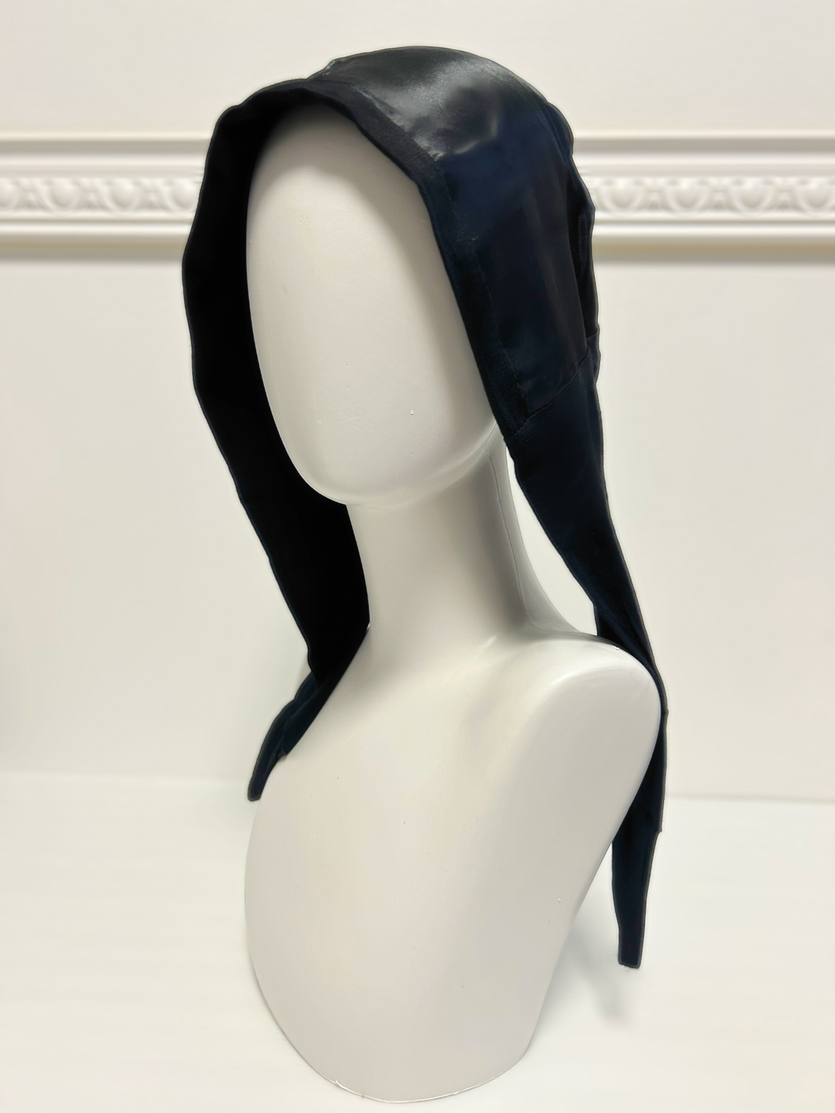 BONNET SOUS HIJAB EN SATIN NOIR