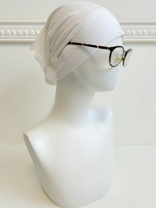 Bonnet avec ouverture aux oreilles écouteurs/lunettes
