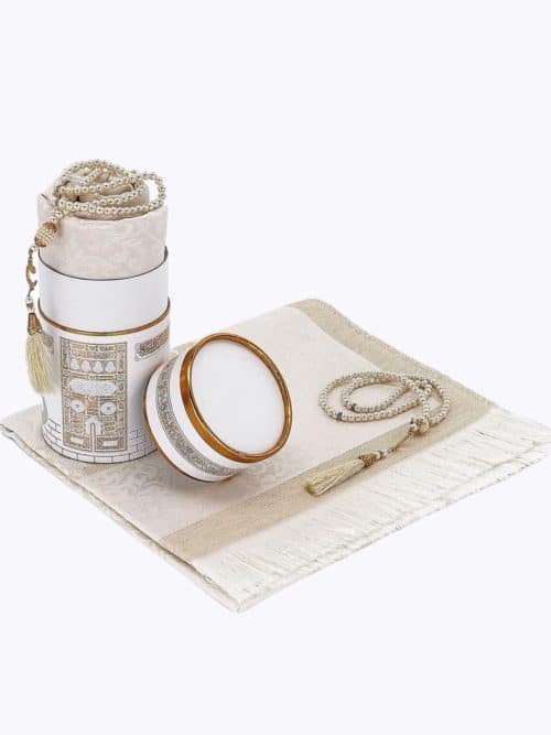 Tapis de prière et chapelet dans son coffret Kaaba