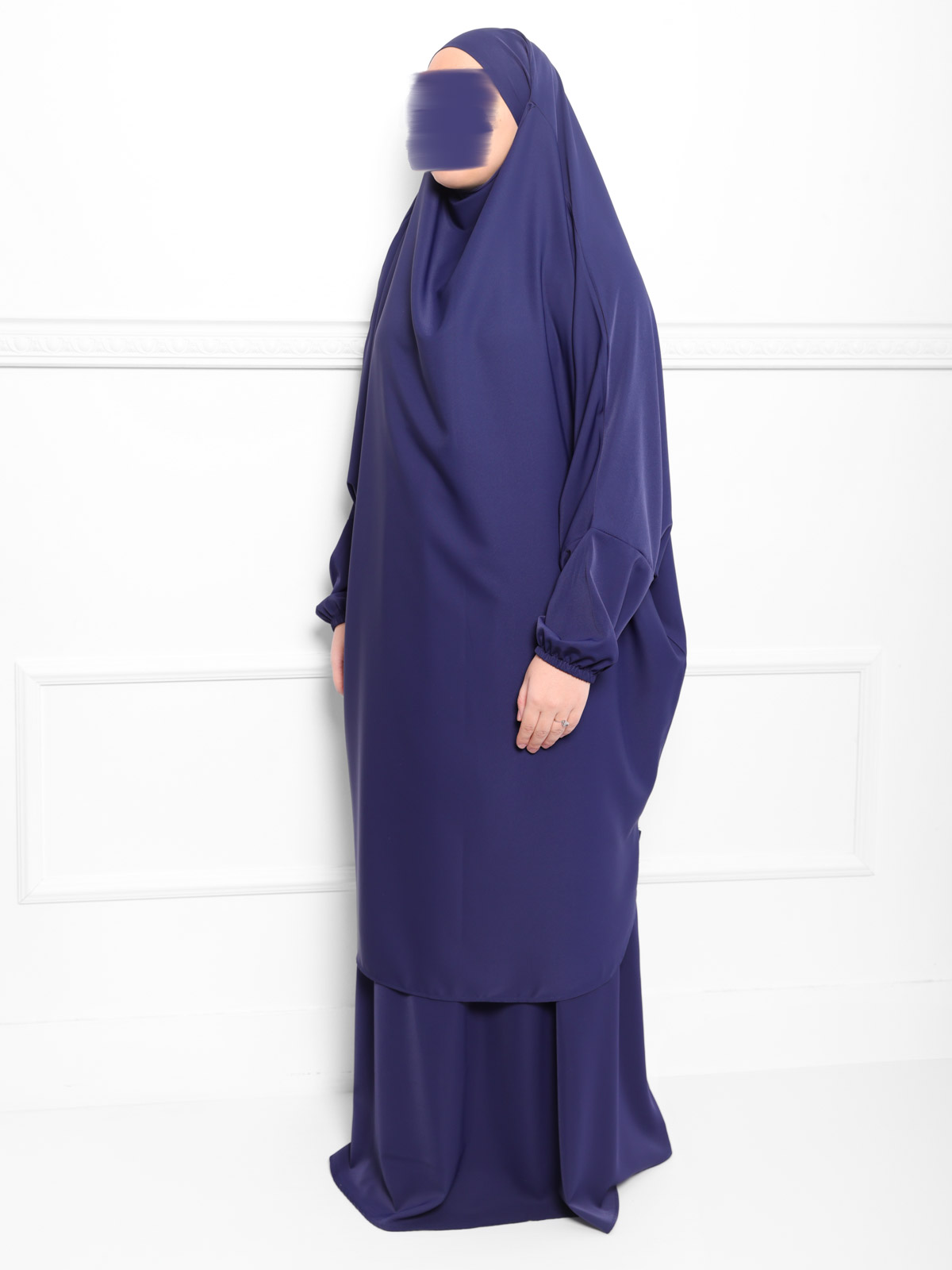 Jilbab soie de médine bleu marine.