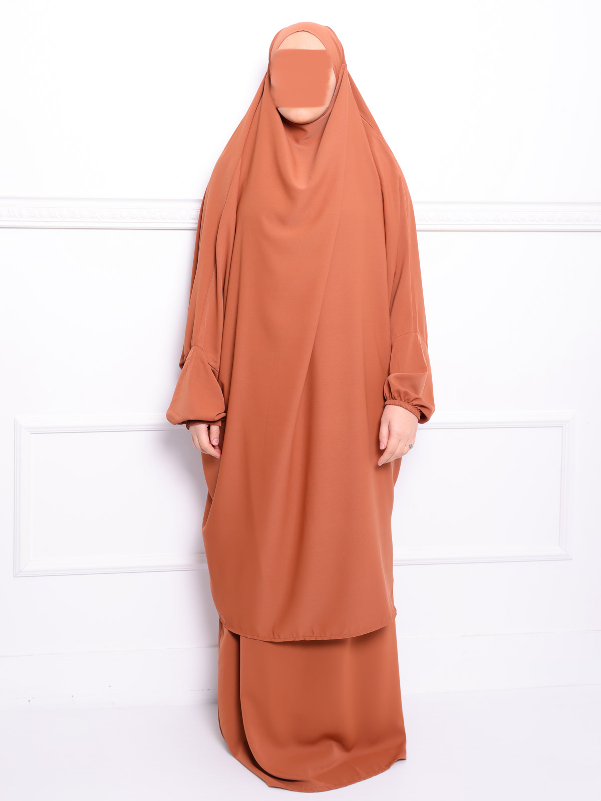 Jilbab soie de médine camel.